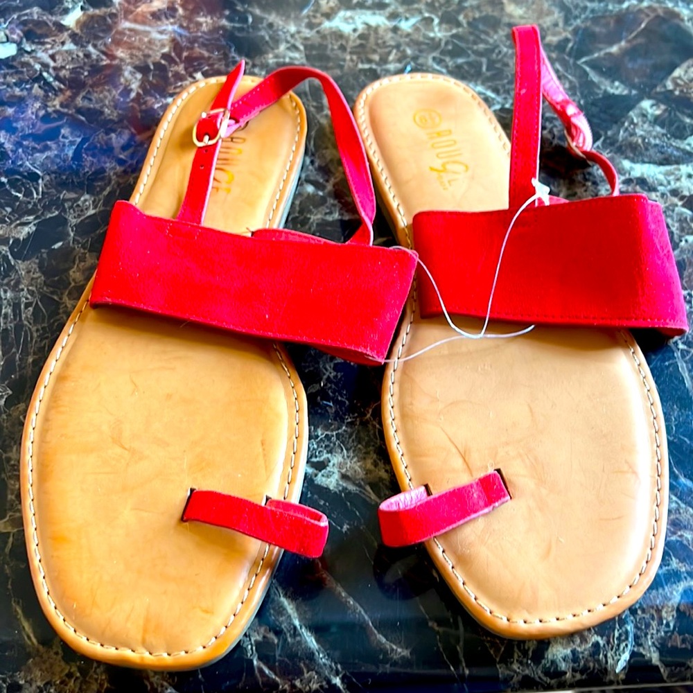 Rouge sandals